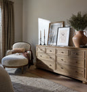 Demi Chaise